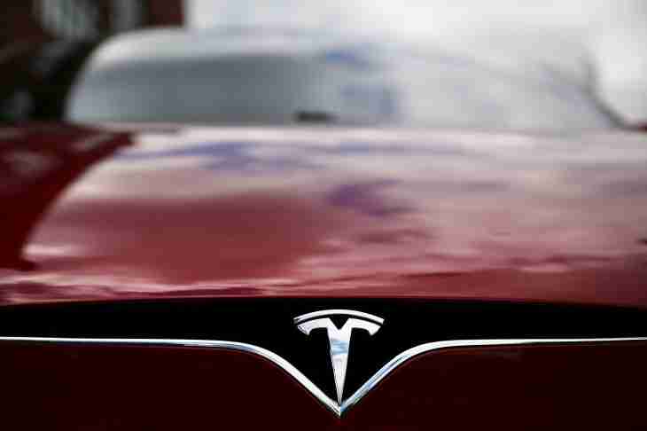 Musk paralajmëron risi, tash secili mund të bëhet me Tesla