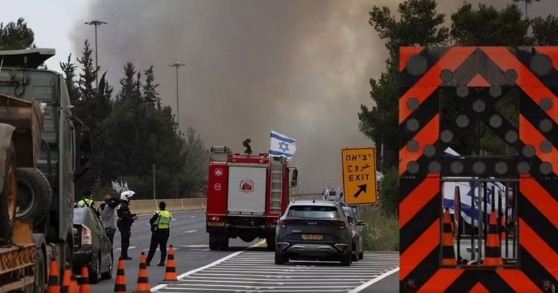 Jeruzalemi në flakë  të rinjtë palestinezë djegin çdo gjë pas urdhrit të Hamasit