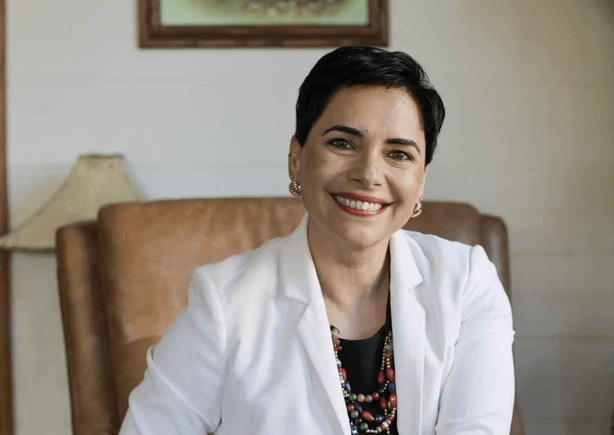 Shqiptarja që i solli Google s kontrata miliarda dollarësh