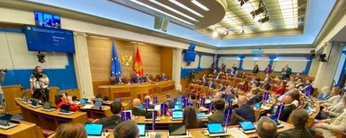 parlamenti mali i zi